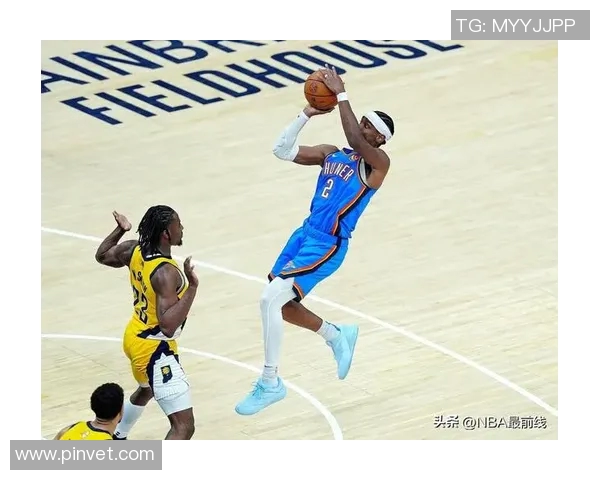 杰威精准传球助攻卡鲁索飞身上篮完美得分展现团队配合 杰威精准传球助攻卡鲁索飞身上篮完美得分展现团队配合