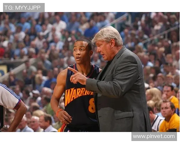 库里进联盟时勇士阵容长啥样？和蒙塔组后场双枪 队内一堆临时工