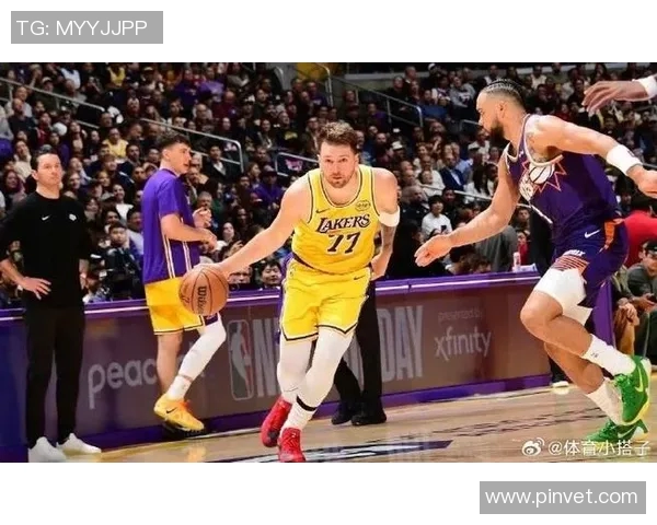 太阳队布克谈吉莱斯皮的崛起，后者带队大胜湖人队