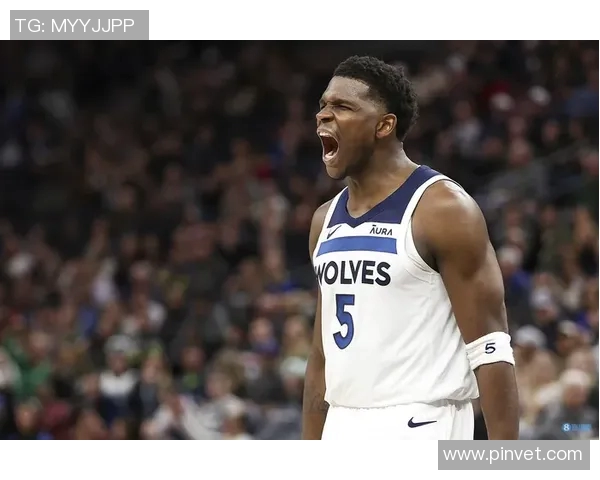 爱德华兹本月场均32.5分,命中率50%闪耀 爱德华兹本月场均32.5分,命中率50%闪耀